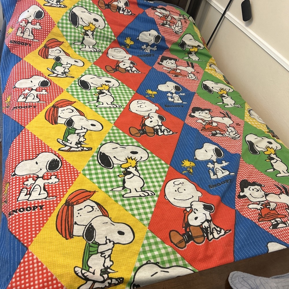 Vintage 1960s Peanuts Snoopy Charlie Brown Blanket/Bedspread 78x100